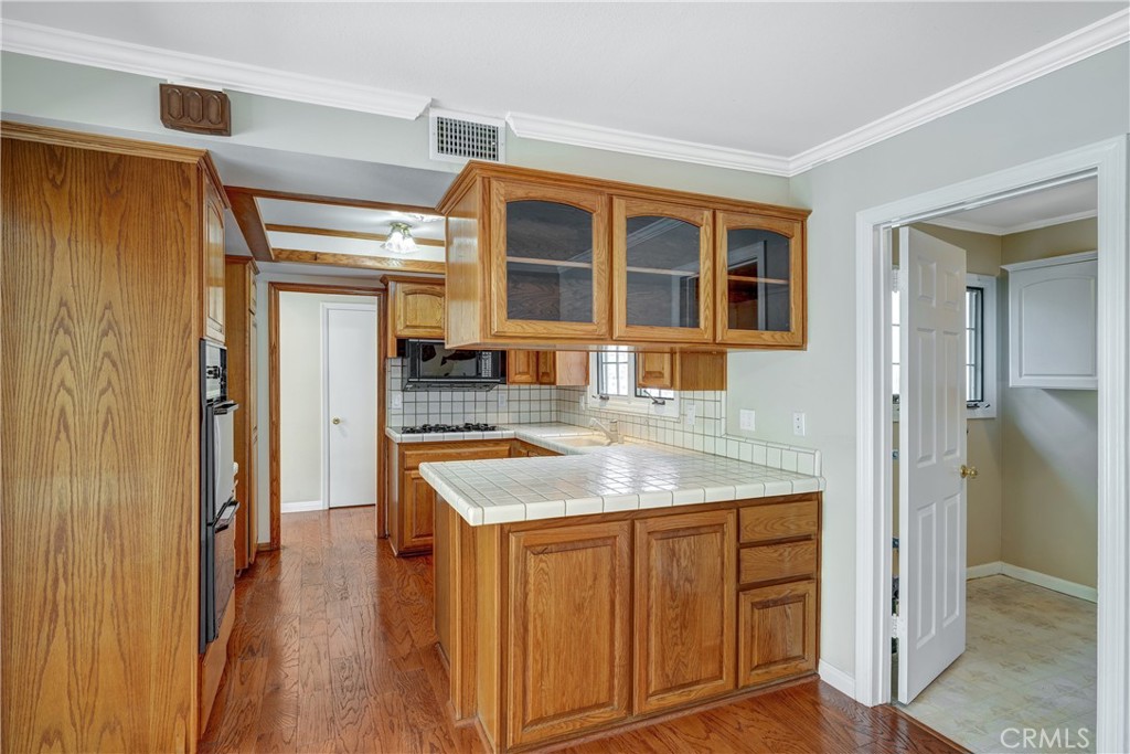 16596 Redwood Cr. Property Photo 9