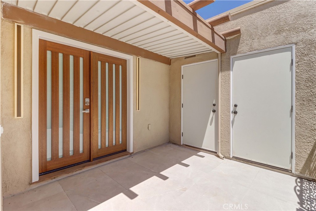 2357 Via Mariposa E D Property Photo 3