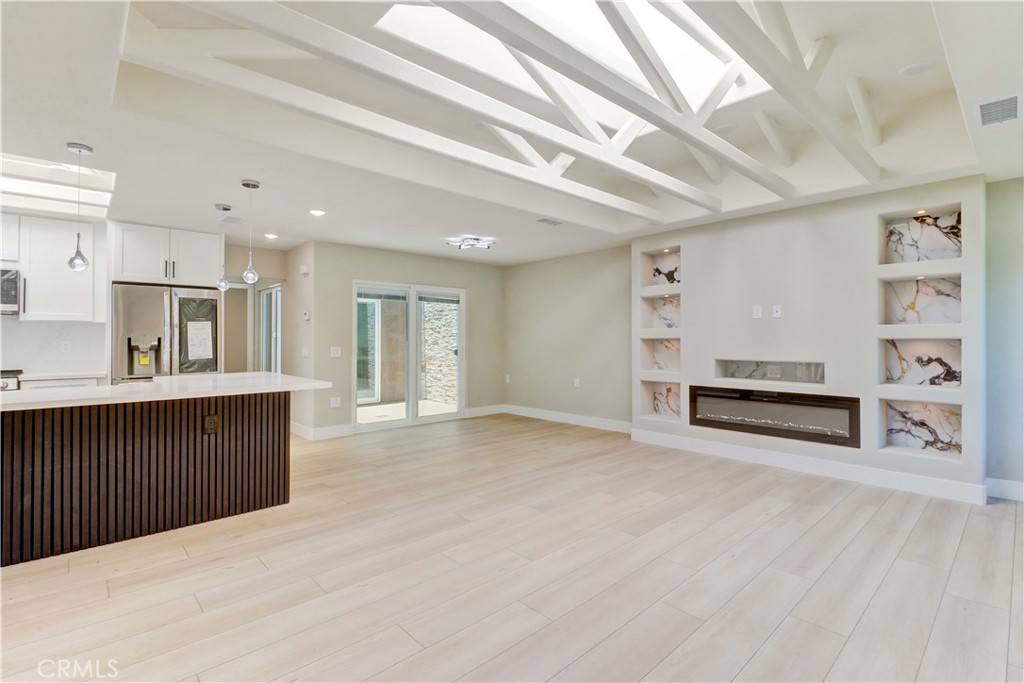 2357 Via Mariposa E D Property Photo 6