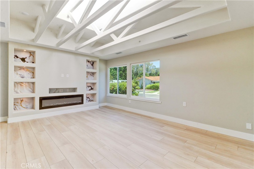 2357 Via Mariposa E D Property Photo 7