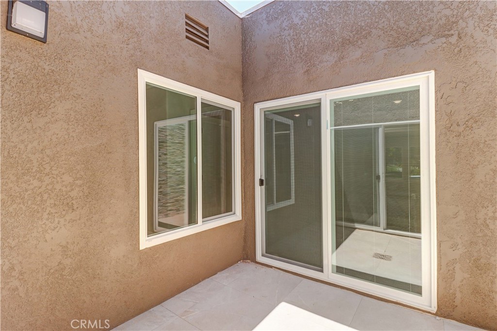2357 Via Mariposa E D Property Photo 10