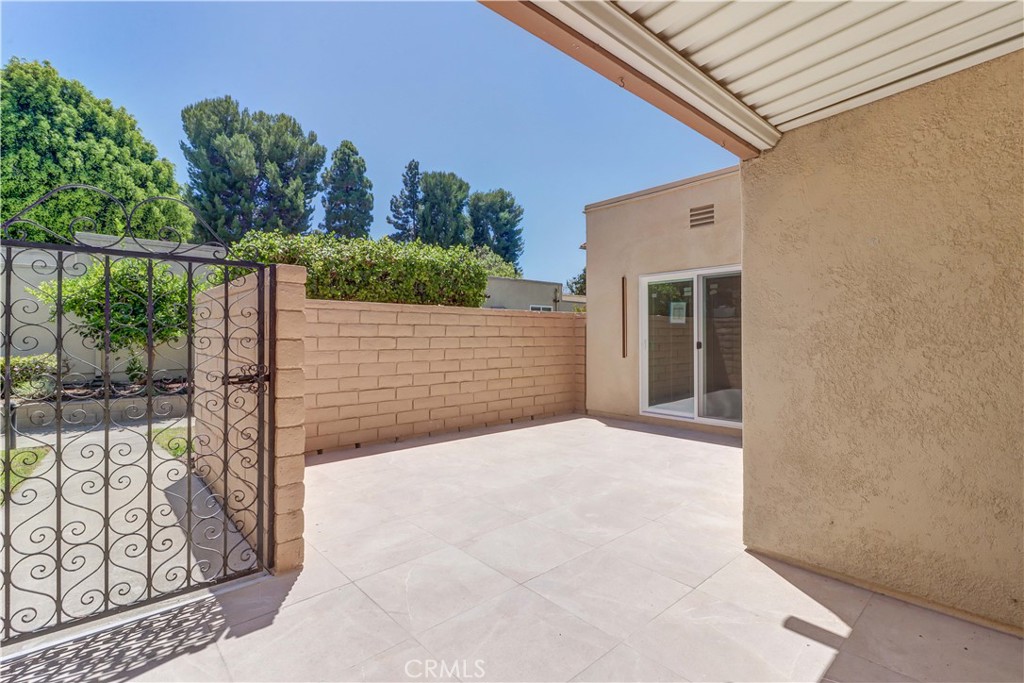 2357 Via Mariposa E D Property Photo 32