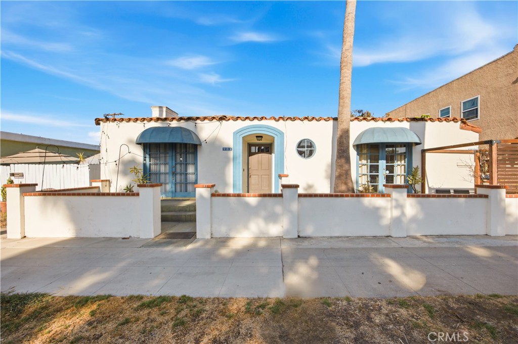 906 Termino Property Photo 1