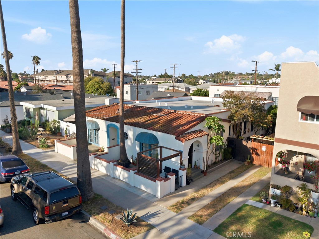 906 Termino Property Photo 3