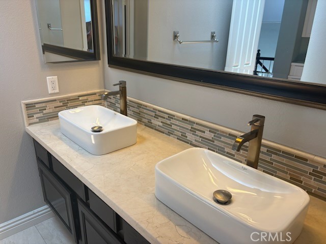 16 Somerset Property Photo 18