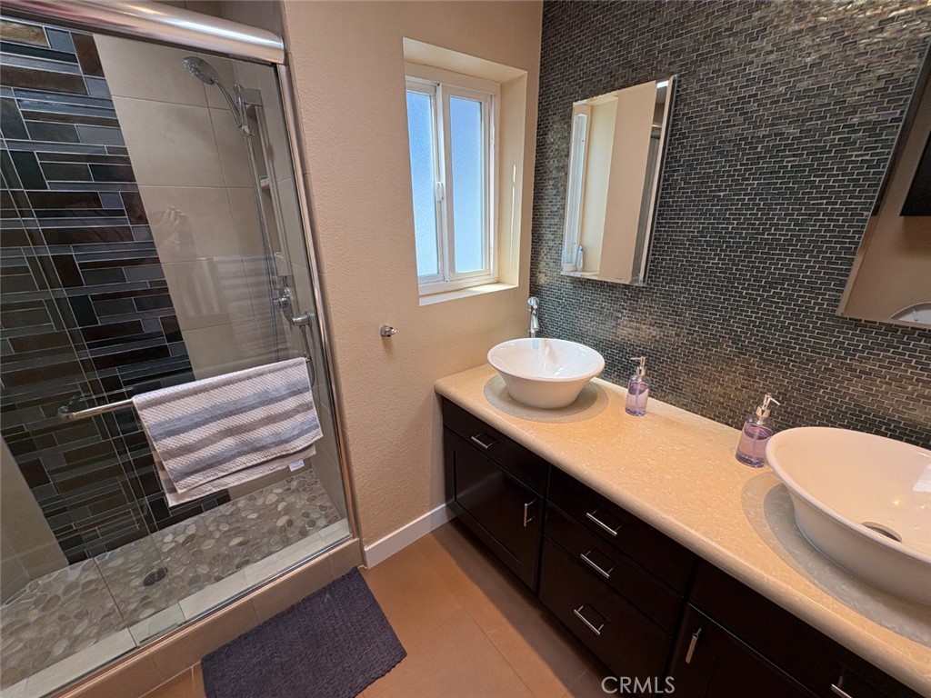 223 14th Street Property Photo 17