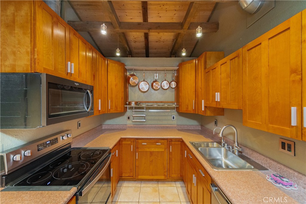 1000 W Macarthur Boulevard 13 Property Photo 1