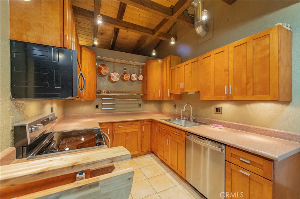 1000 W Macarthur Boulevard 13 Property Photo 12