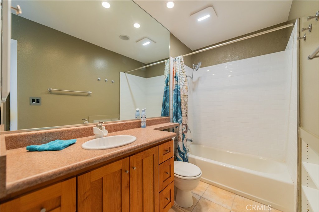 1000 W Macarthur Boulevard 13 Property Photo 20