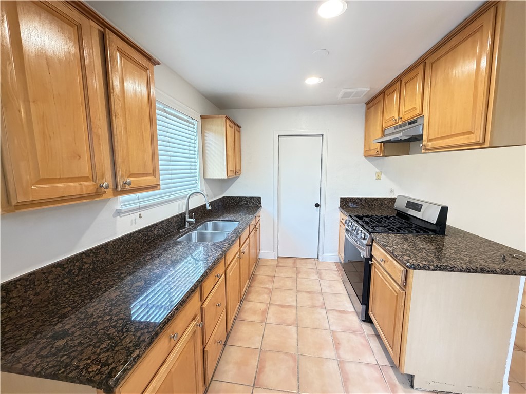 12660 Yorba Property Photo 6
