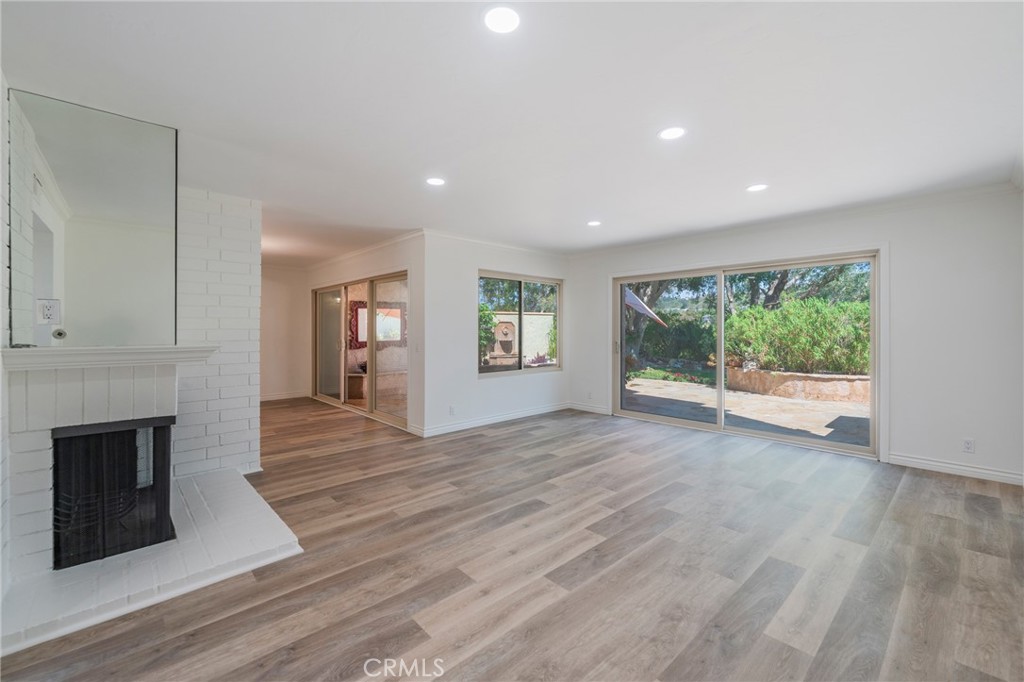 24356 Hillview Property Photo 6