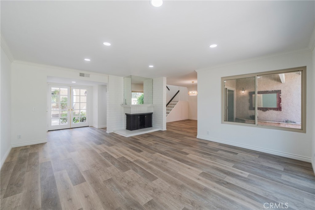 24356 Hillview Property Photo 7