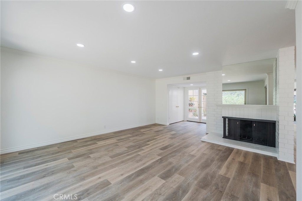 24356 Hillview Property Photo 8