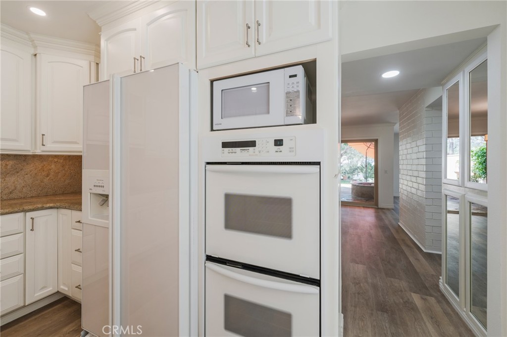 24356 Hillview Property Photo 14