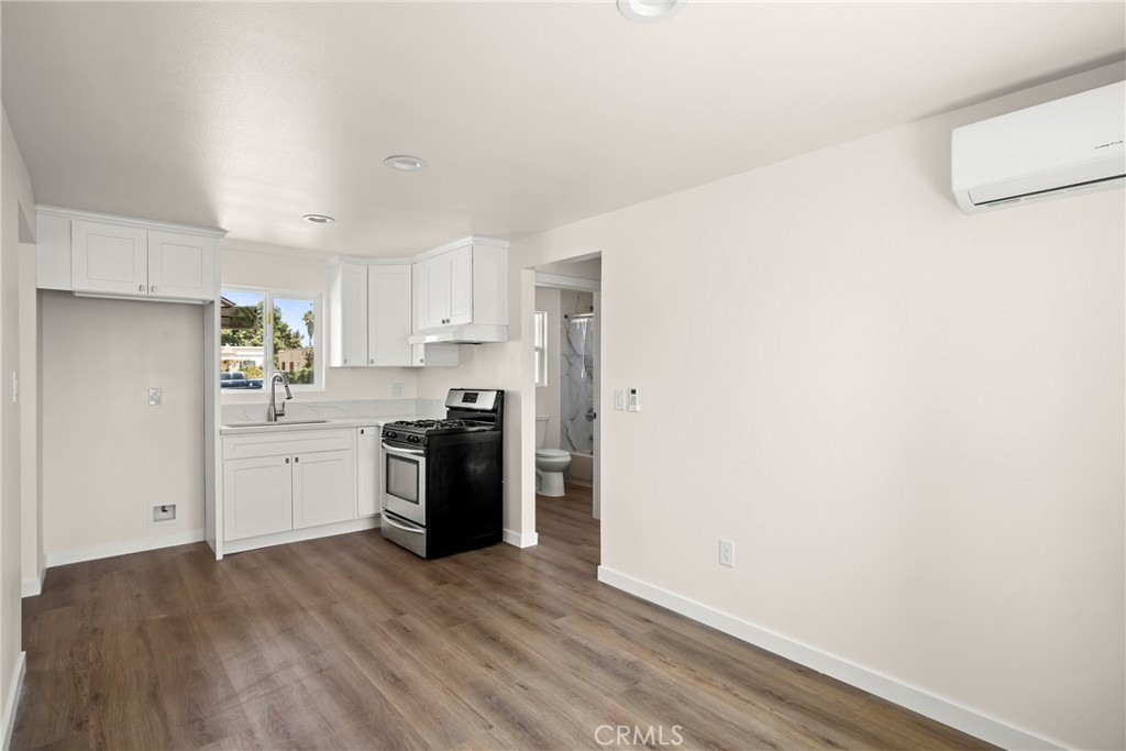 130 W 85th Property Photo 14