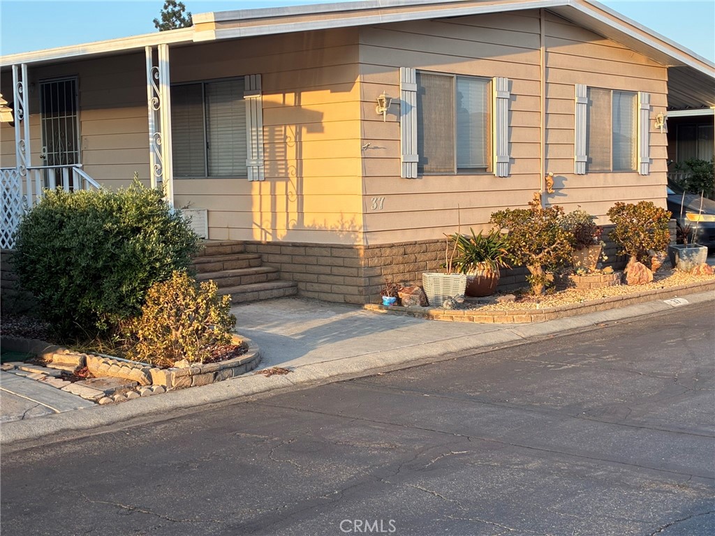 6741 Lincoln Avenue 37 Property Photo 15