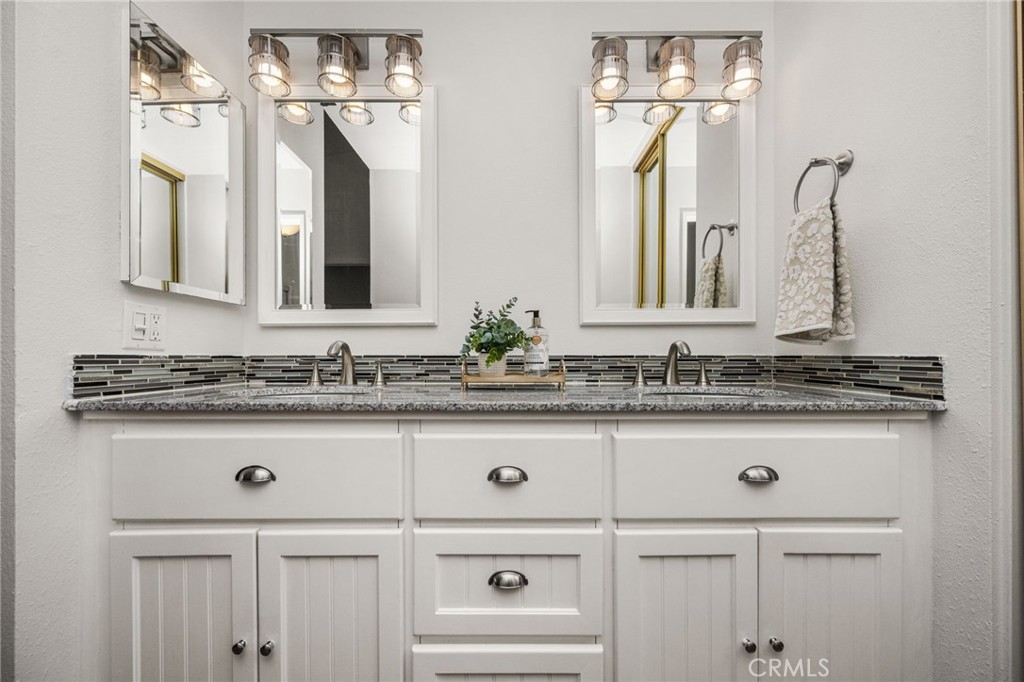 73 Weepingwood 40 Property Photo 34