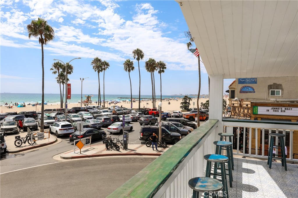 2214 W Oceanfront B Property Photo 1