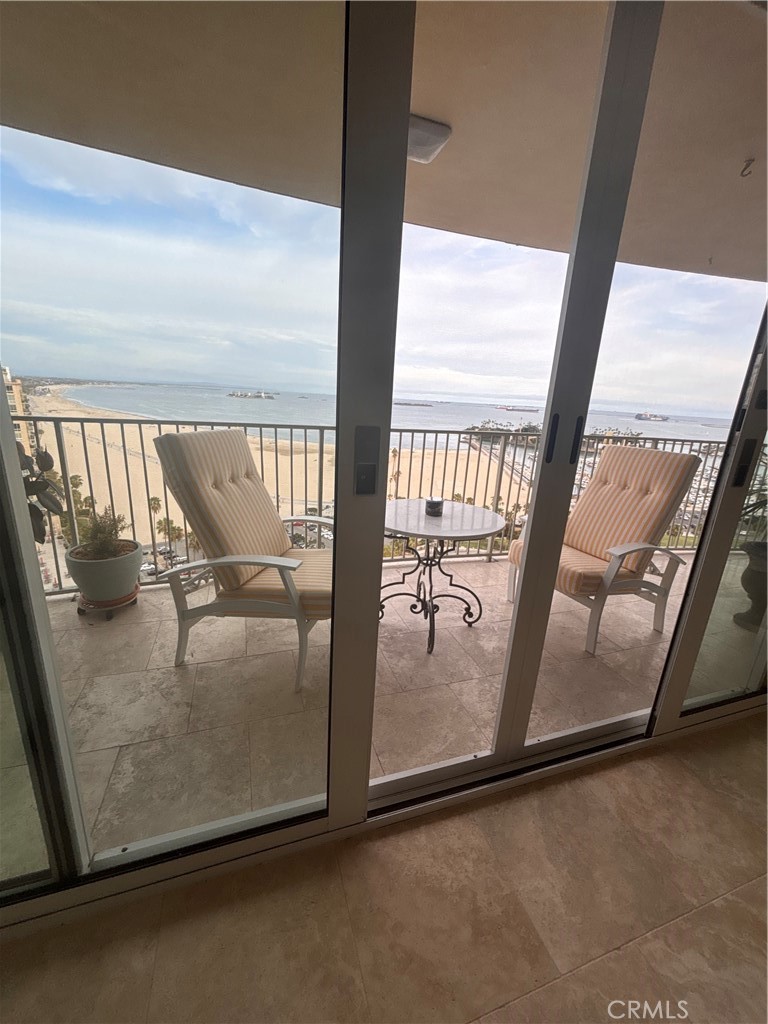 700 E Ocean 2205 Property Photo 4