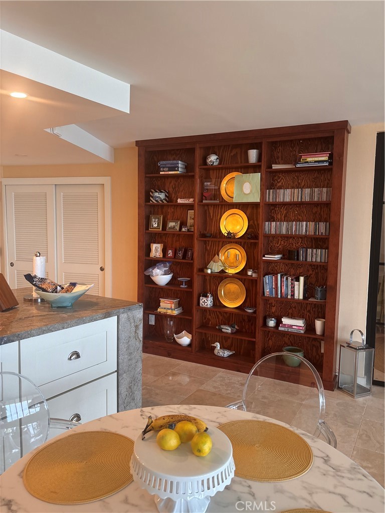700 E Ocean 2205 Property Photo 7