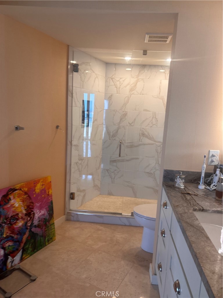 700 E Ocean 2205 Property Photo 9