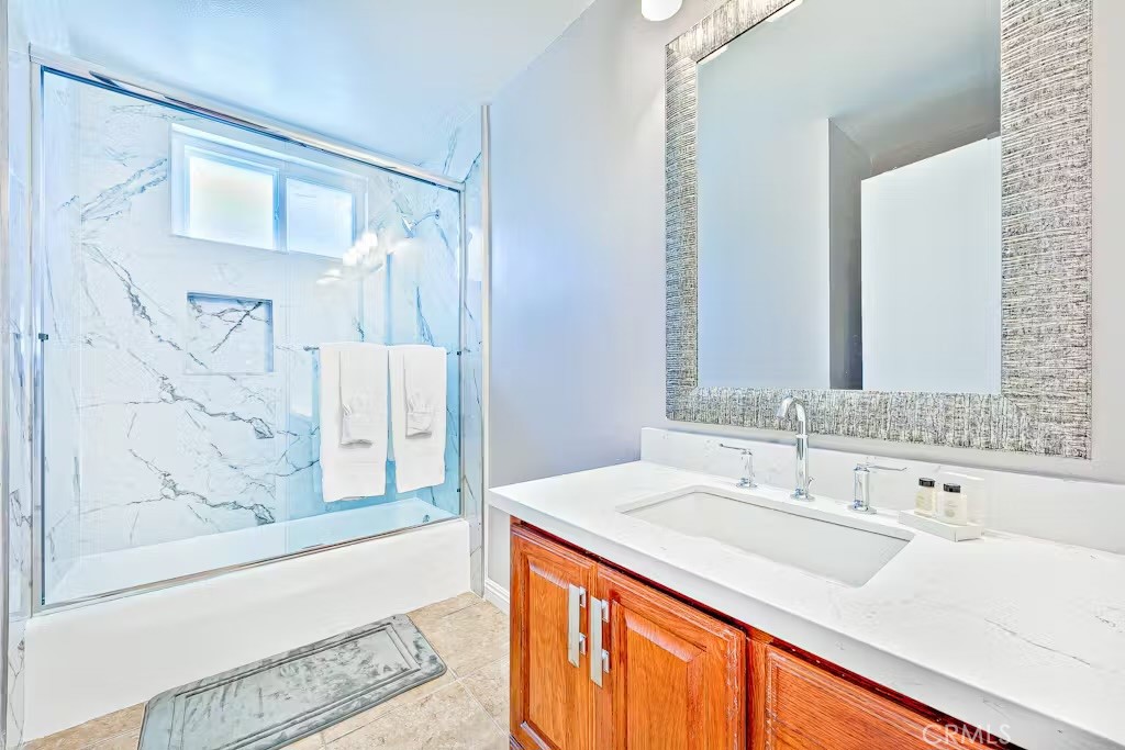 125 46th Street B Property Photo 20
