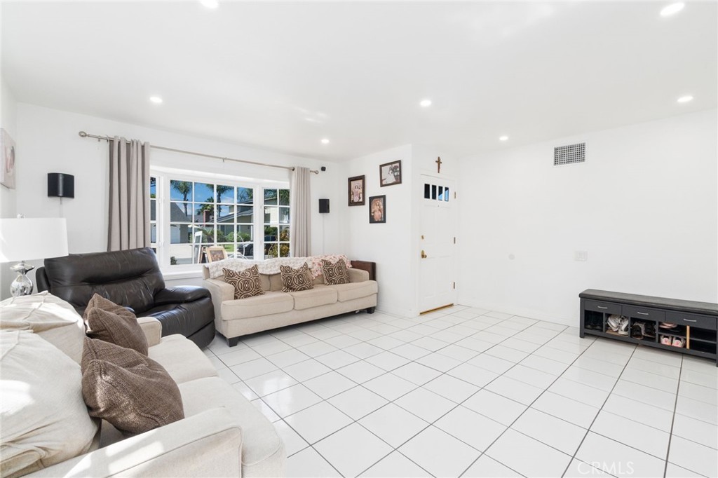 4331 Rafael Property Photo 2