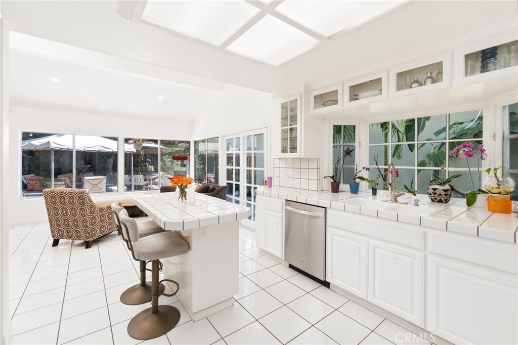 4331 Rafael Property Photo 7