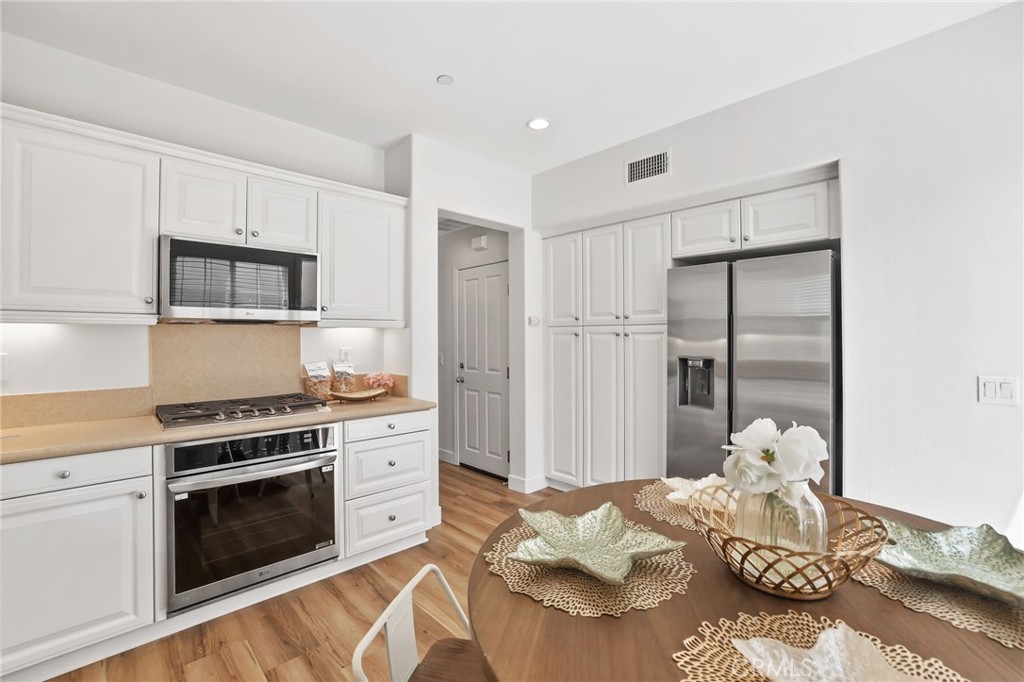 46 Arborside Property Photo 21