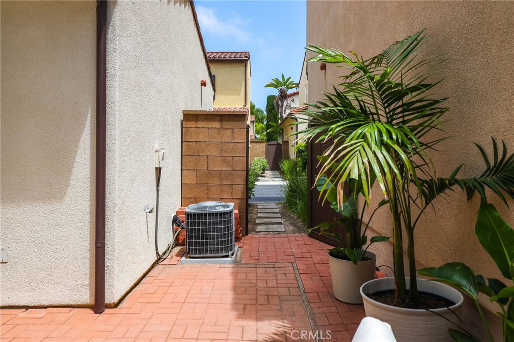 46 Arborside Property Photo 44