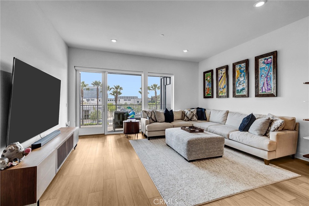 2307 Rivington Property Photo 4