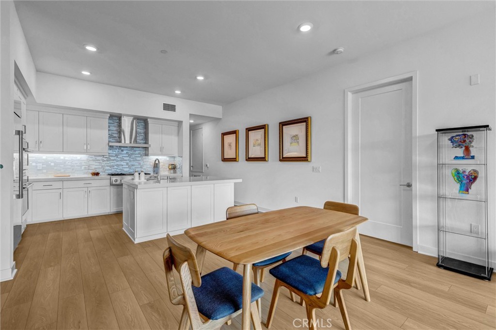 2307 Rivington Property Photo 6