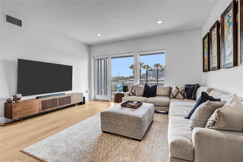 2307 Rivington Property Photo 9