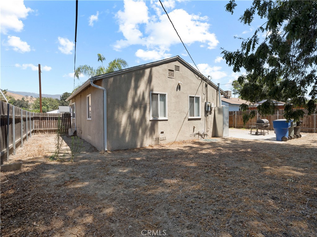 839 W 30th Property Photo 12