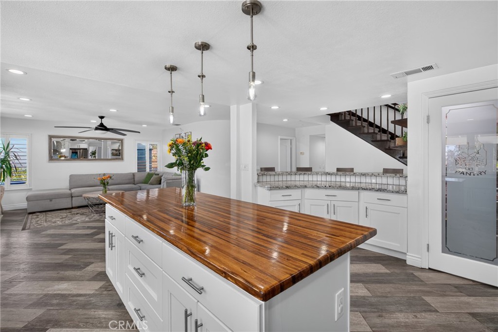 28737 Live Oak Road Property Photo 10