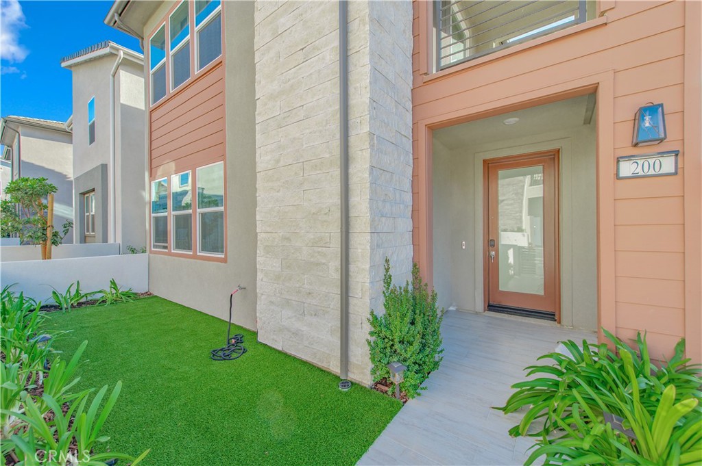 200 Zawn Property Photo 1