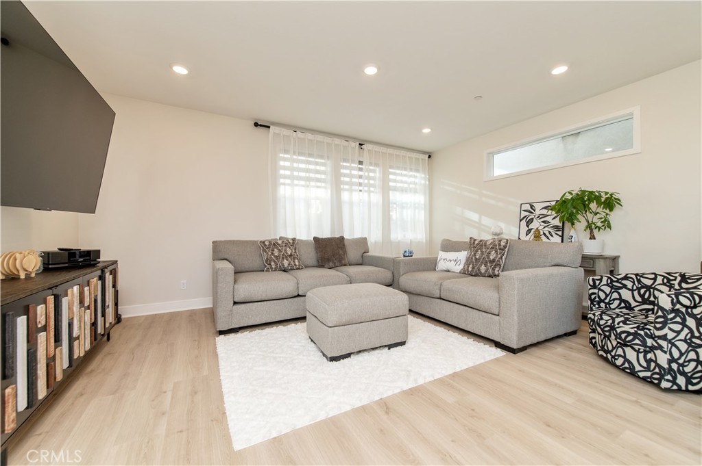 200 Zawn Property Photo 4