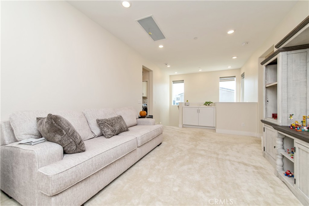 200 Zawn Property Photo 16