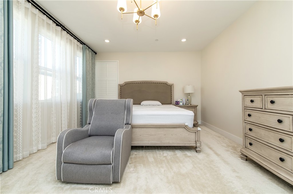200 Zawn Property Photo 22