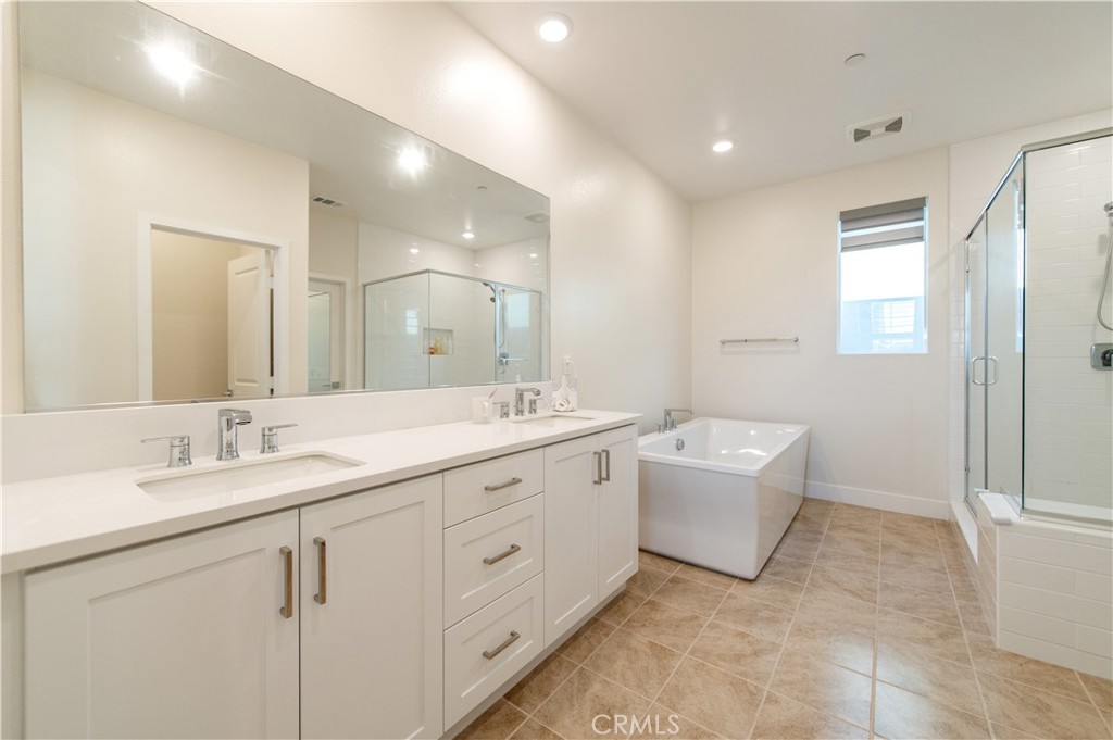 200 Zawn Property Photo 24