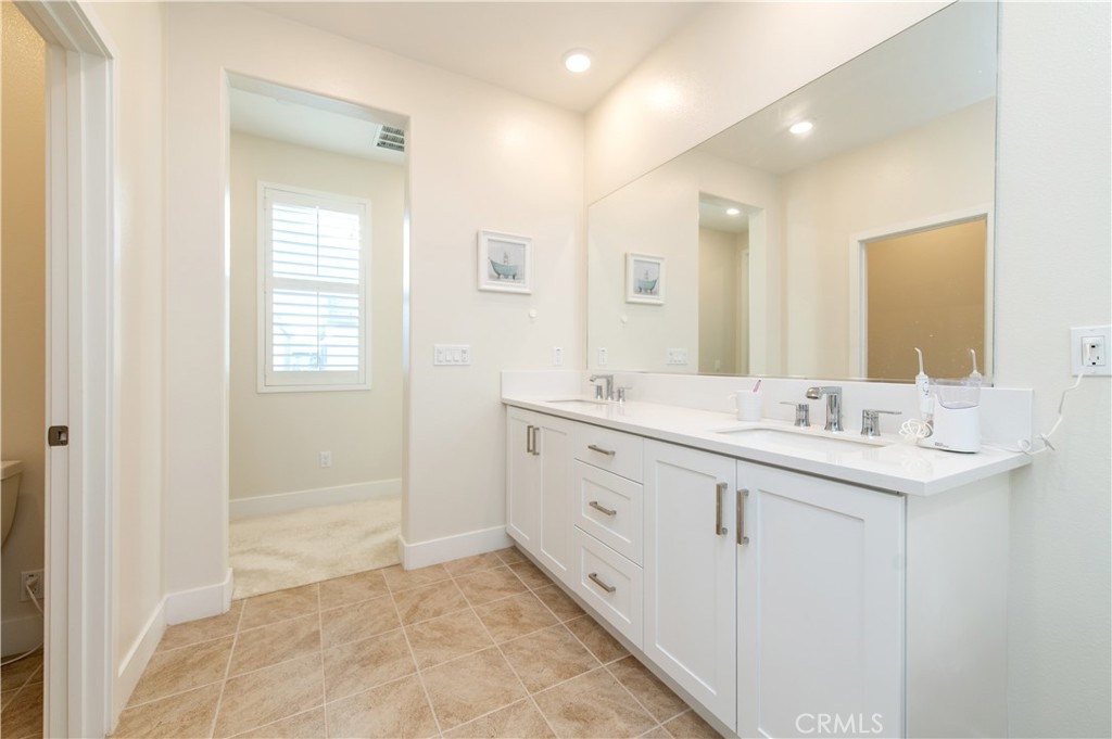 200 Zawn Property Photo 26