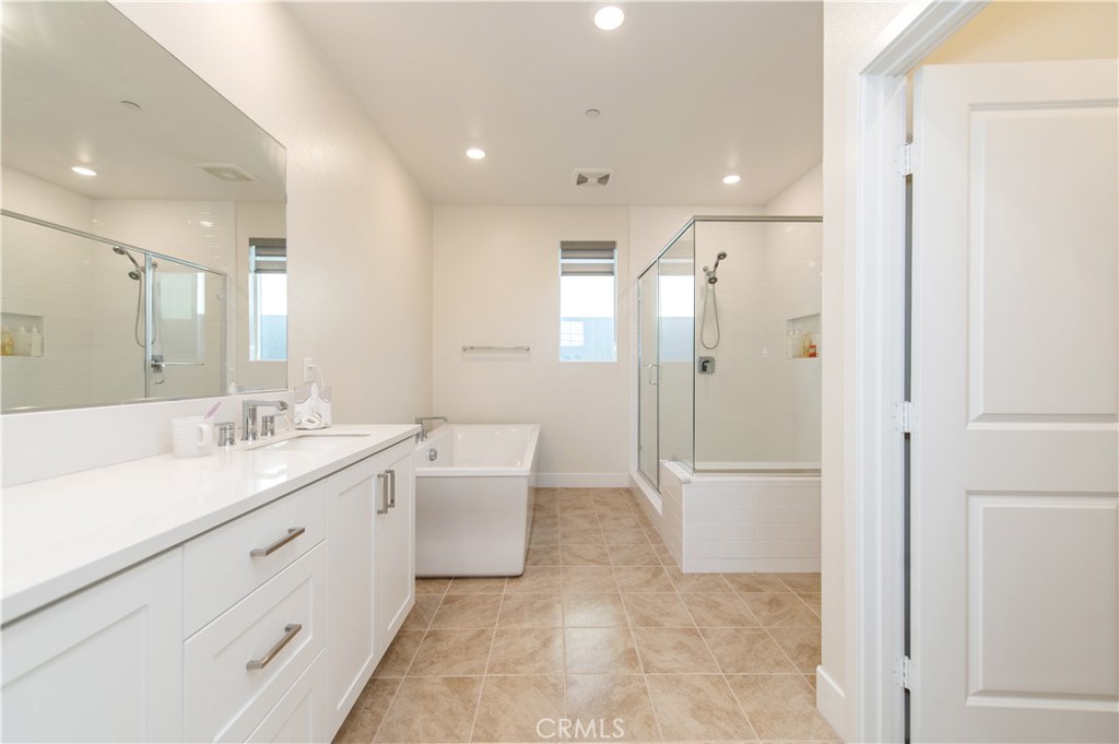 200 Zawn Property Photo 27