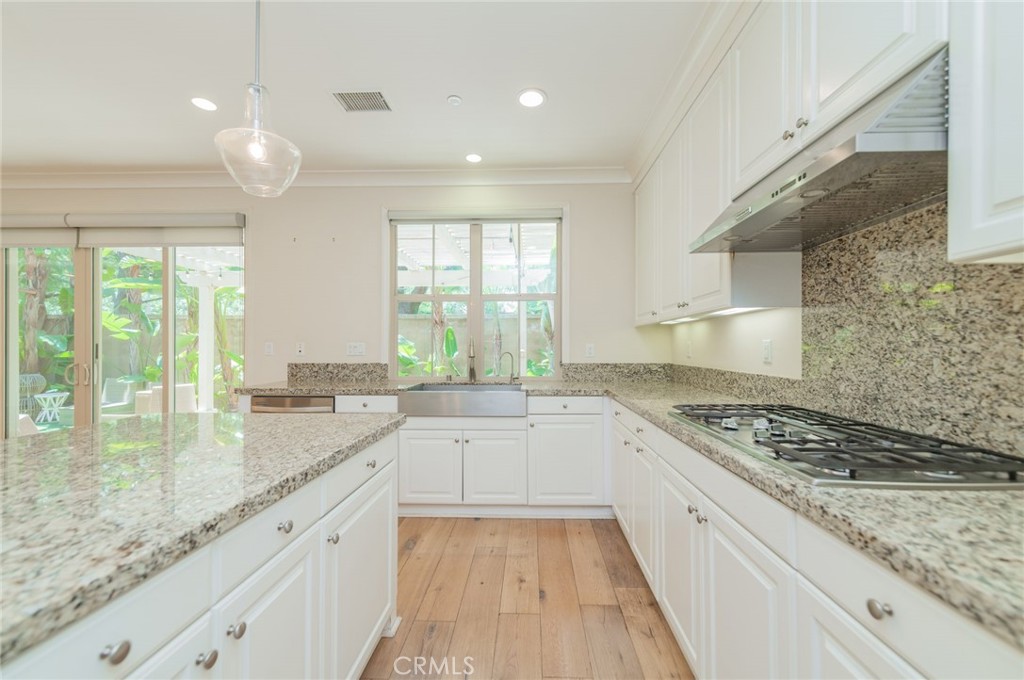 105 Doverwood Property Photo 6