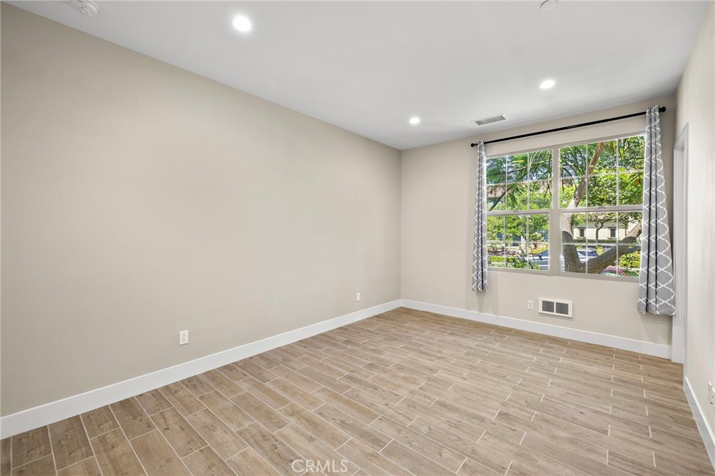 114 Outwest Property Photo 2