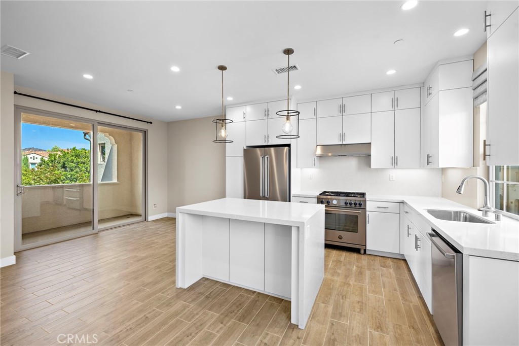 114 Outwest Property Photo 6