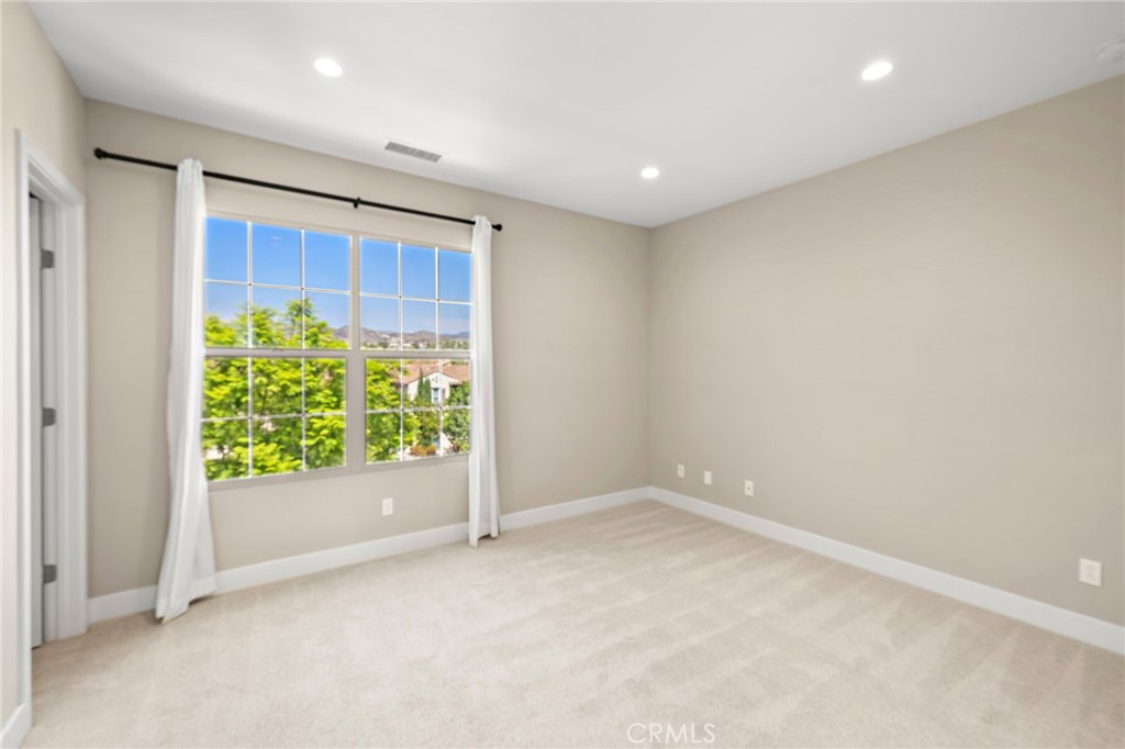 114 Outwest Property Photo 8