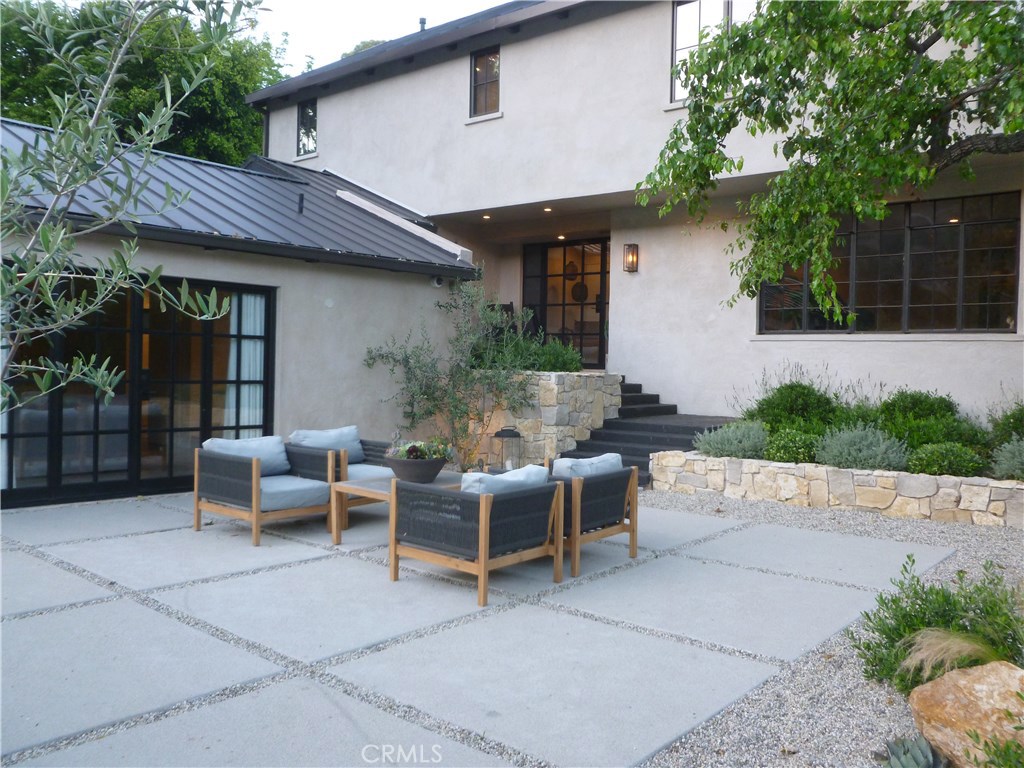 1094 Acanto Place Property Photo 2