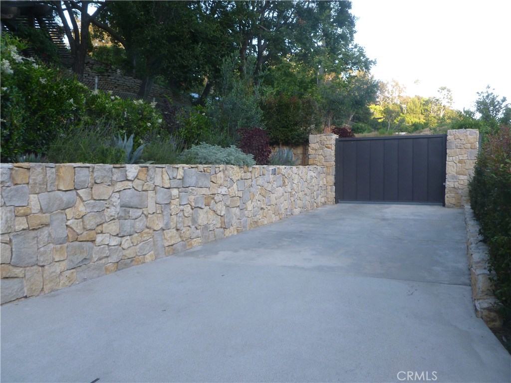 1094 Acanto Place Property Photo 3