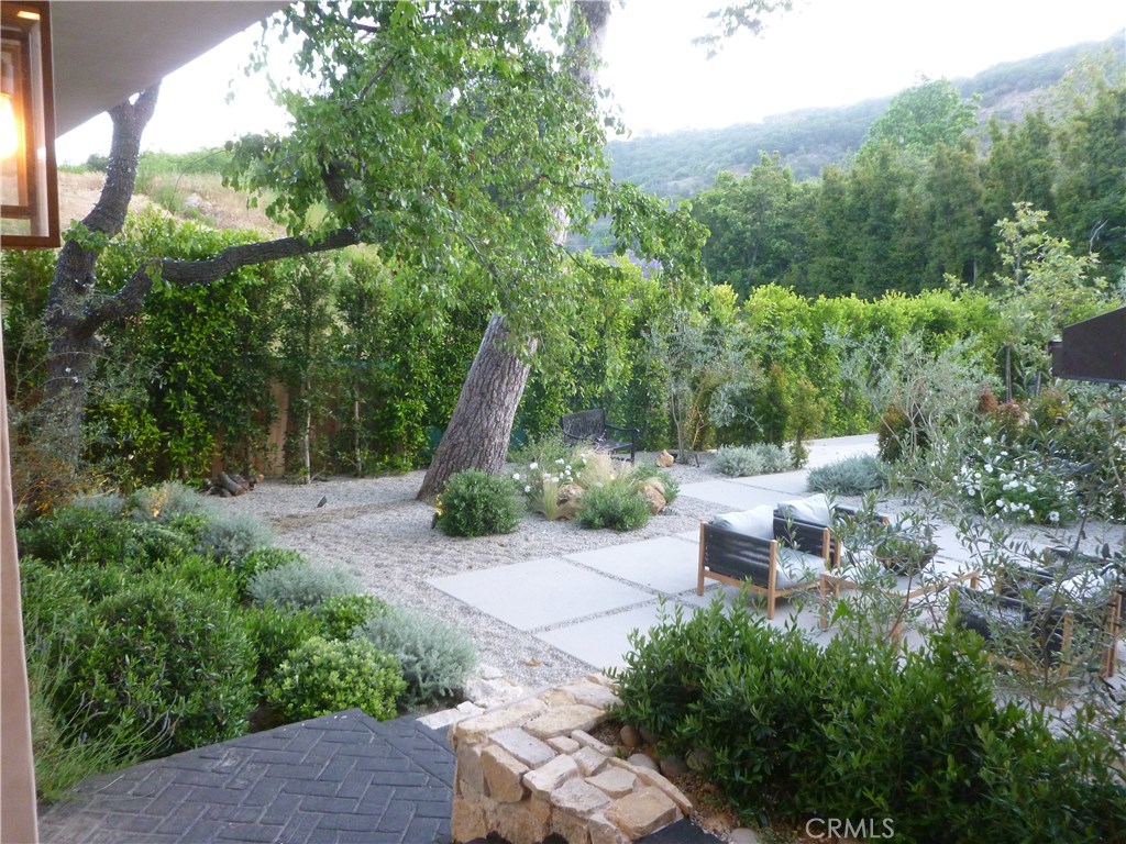 1094 Acanto Place Property Photo 4