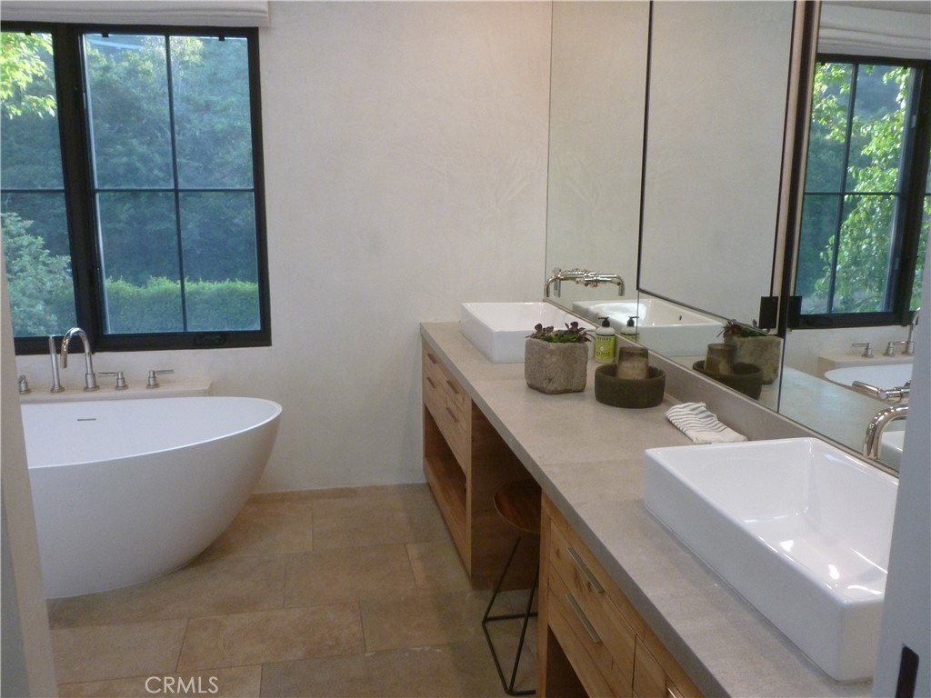 1094 Acanto Place Property Photo 23